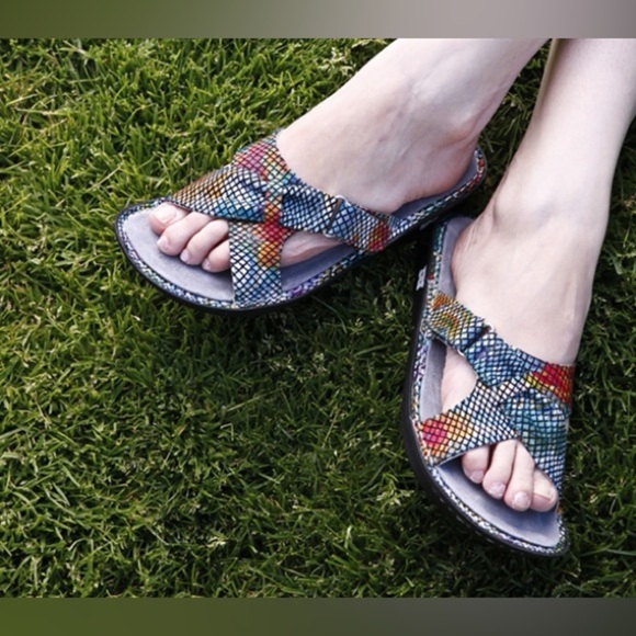 NWOB Alegria Violet Multi Floral Snake Leather Slip-On Sandals Sz EU 39 US 8.5 - Picture 14 of 14